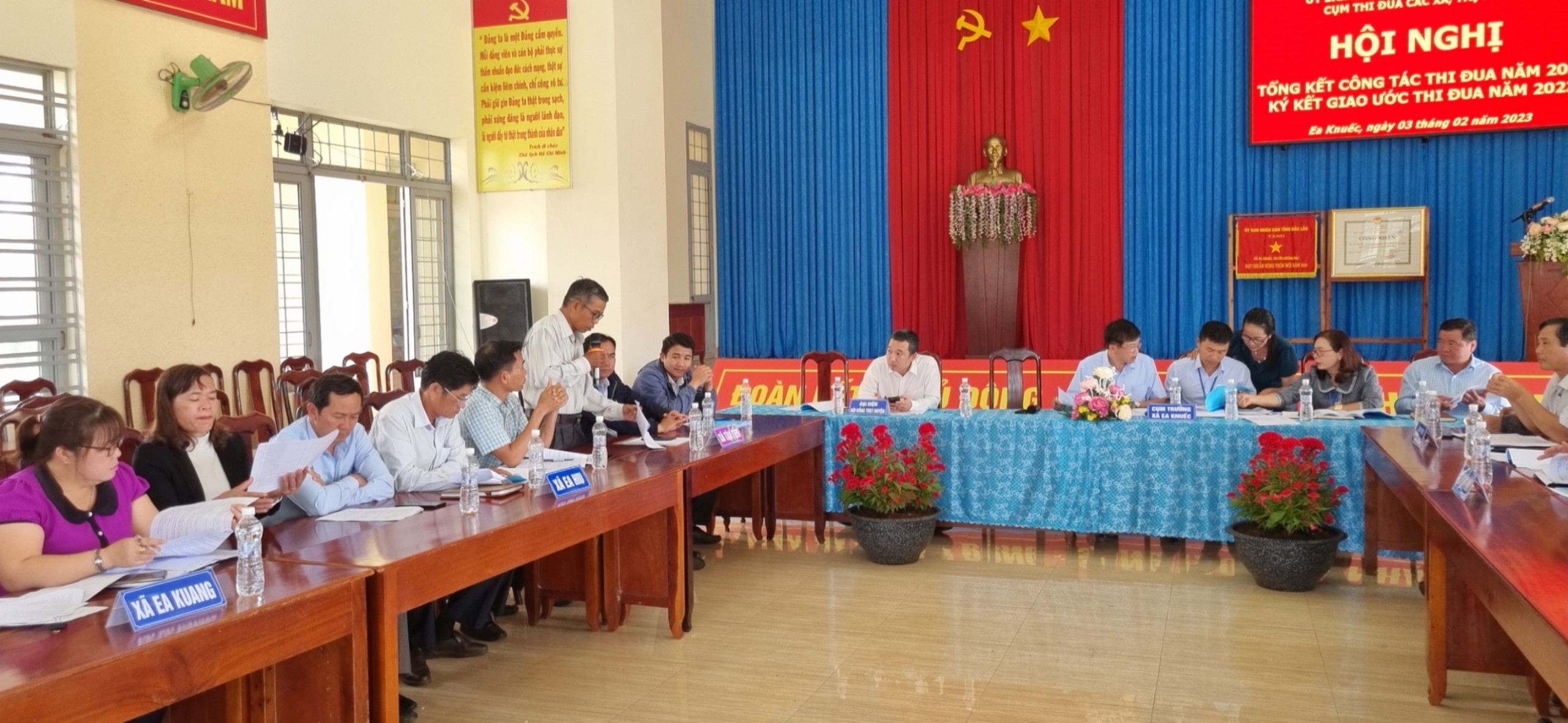 Cum thi đua 2